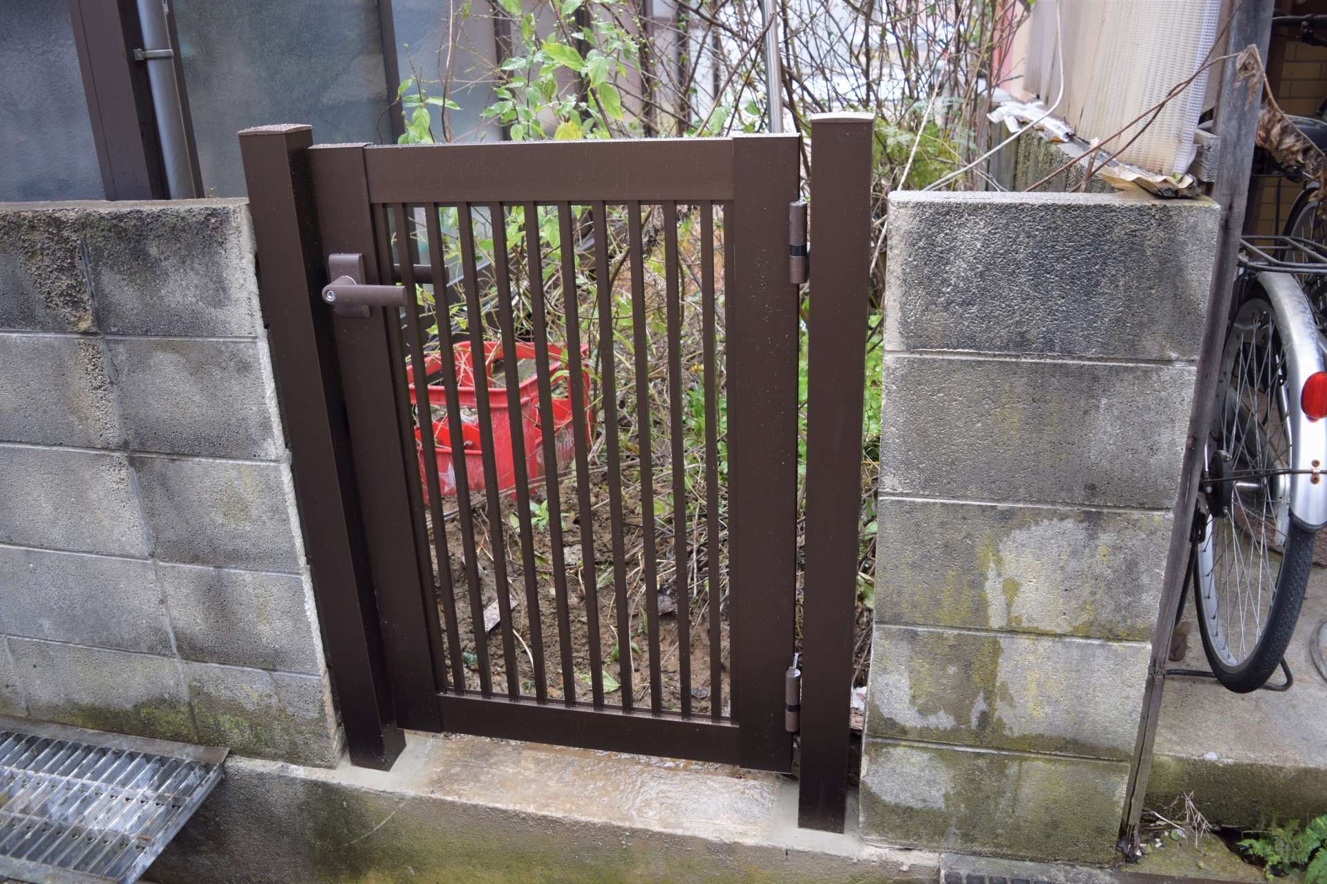 金沢市にて門扉を取付けました。Ｓ様邸