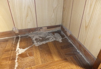 シロアリの被害による床、壁リフォーム